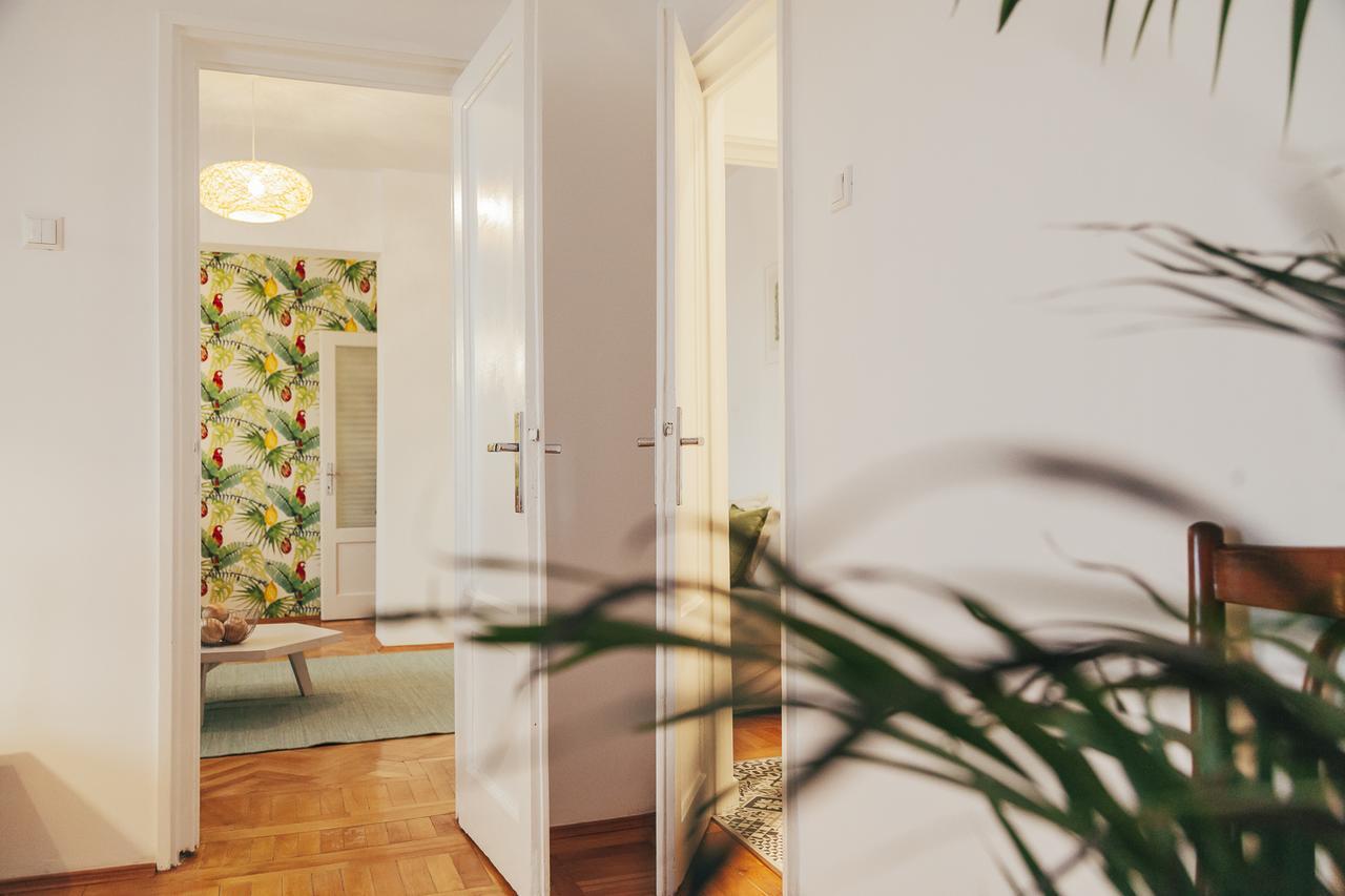 Old Town View Apartment Бухарест Экстерьер фото